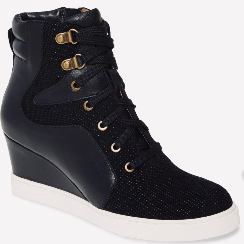 Linea Paolo Fleur Wedge Sneaker Size 7